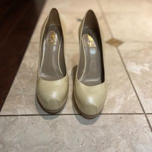 Ysl light creamy nude shiny pumps